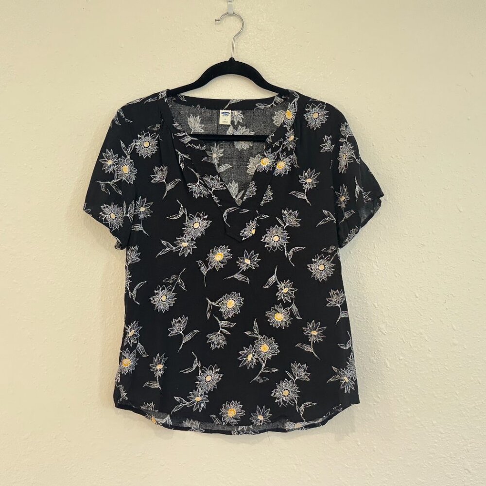 Old Navy | Daisy Print Black Floral V-Neck Blouse | Women’s Medium